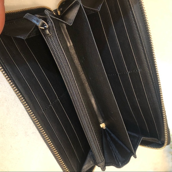 GUCCI Black Leather Zip Around Monogrammed GG Wallet Excellent Condition - Picture 9 of 15